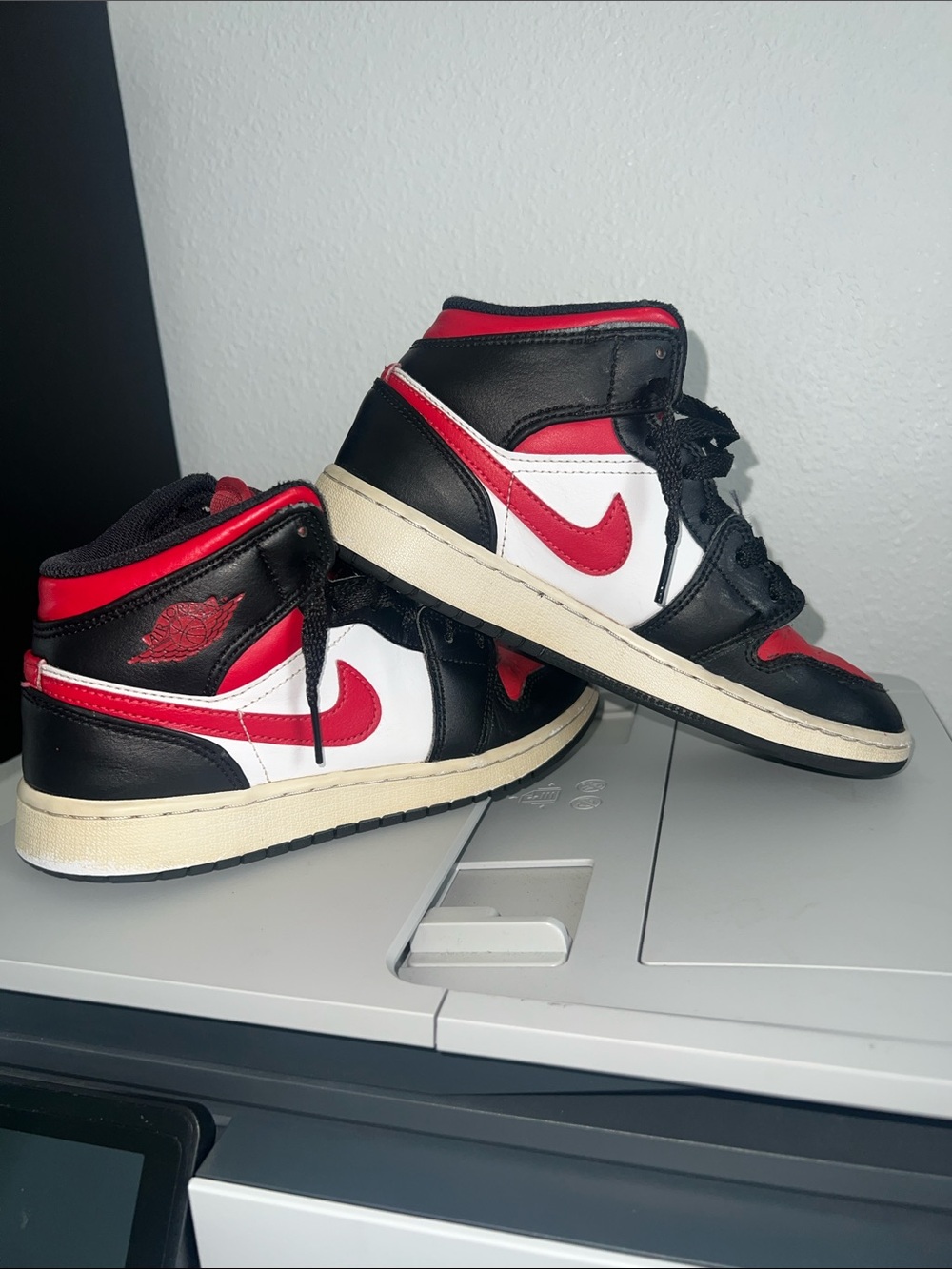 Nike Air Jordan 1 Mid Black/White/Red